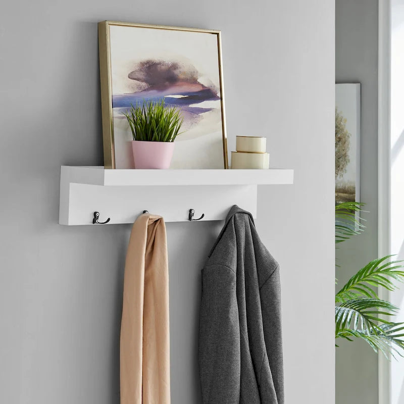 Porte-manteau mural Danya B. avec étagère décorative et crochets